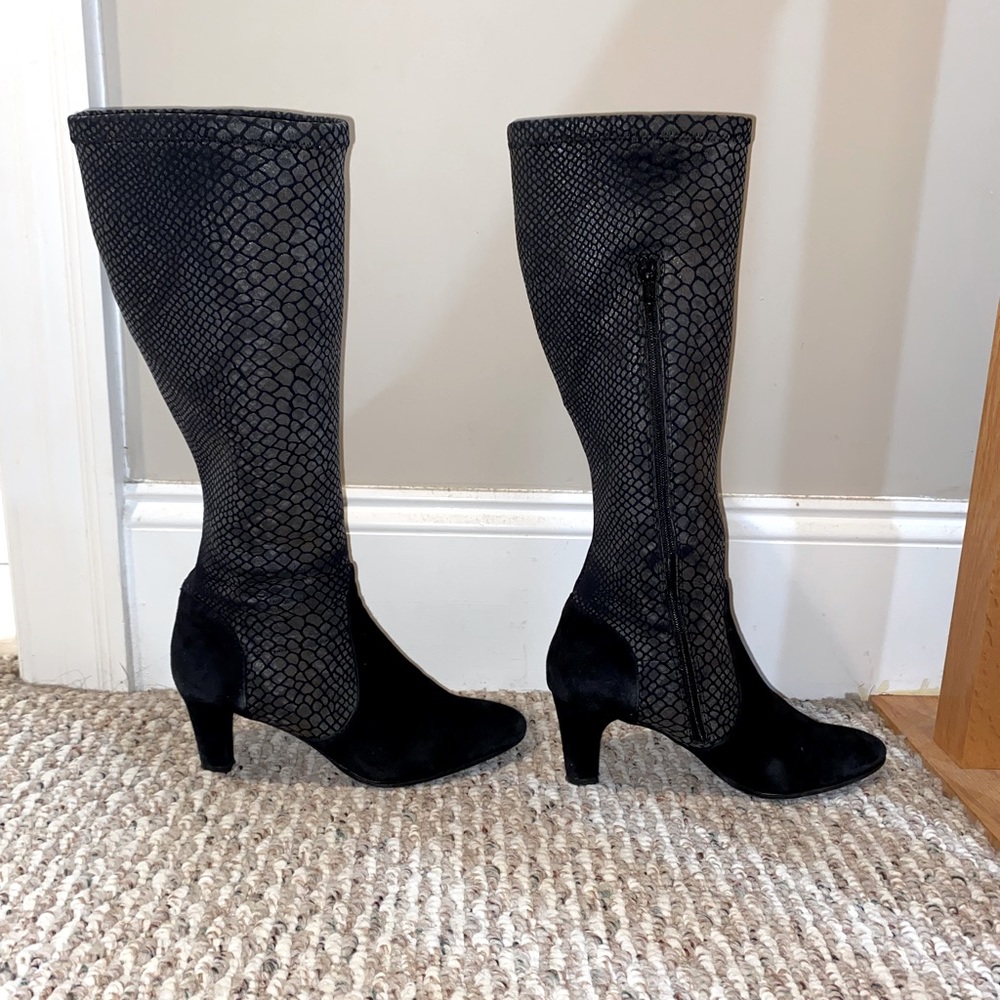 Calf-high Prevata Snakeskin Leather Heeled Boots